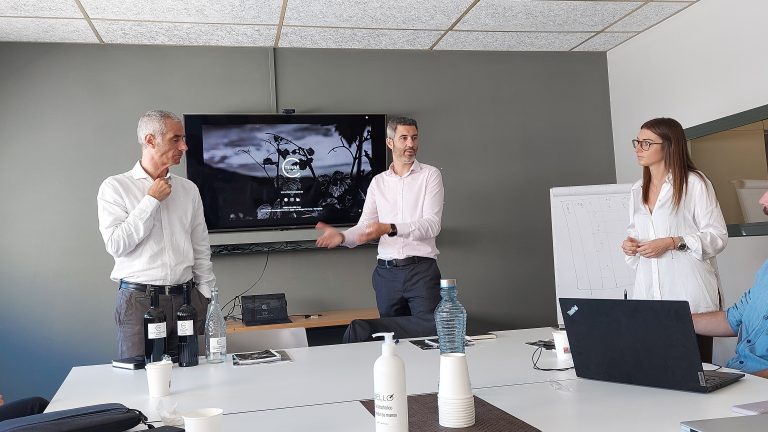 Rafa Peces, Fernando LLano -centre- i Carla Planes.